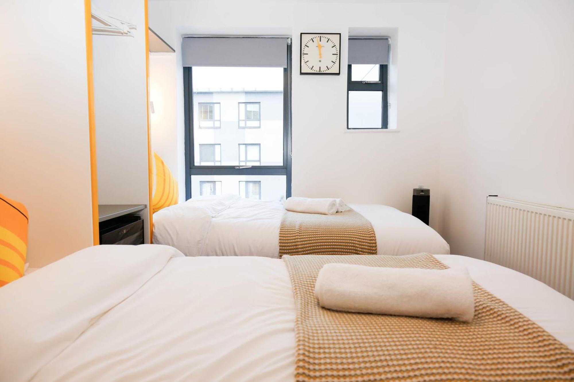 New Luxury Apartments In Central Location Next To Shops, Cafes, Bars & Metro London Luaran gambar