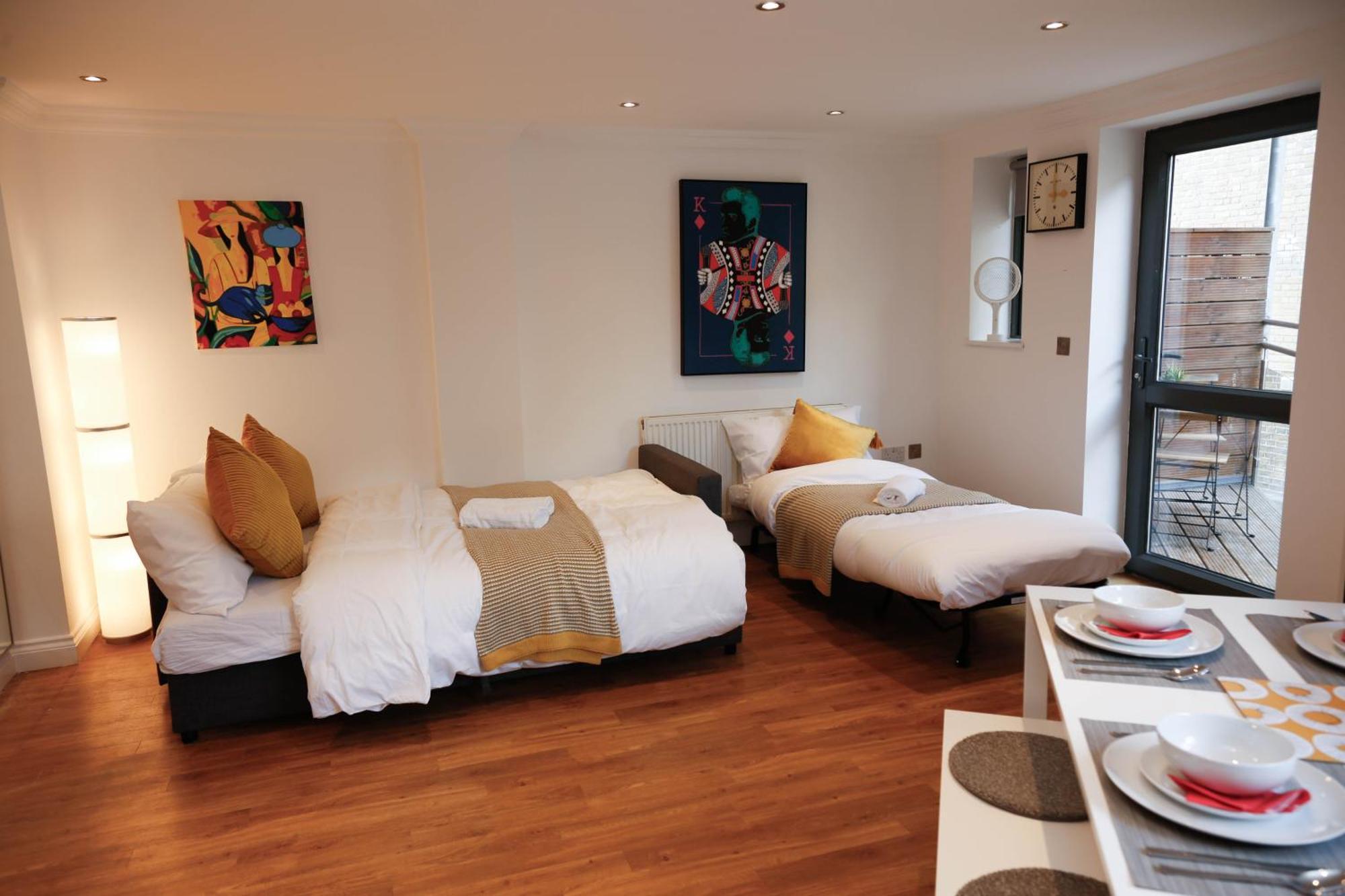 New Luxury Apartments In Central Location Next To Shops, Cafes, Bars & Metro London Luaran gambar