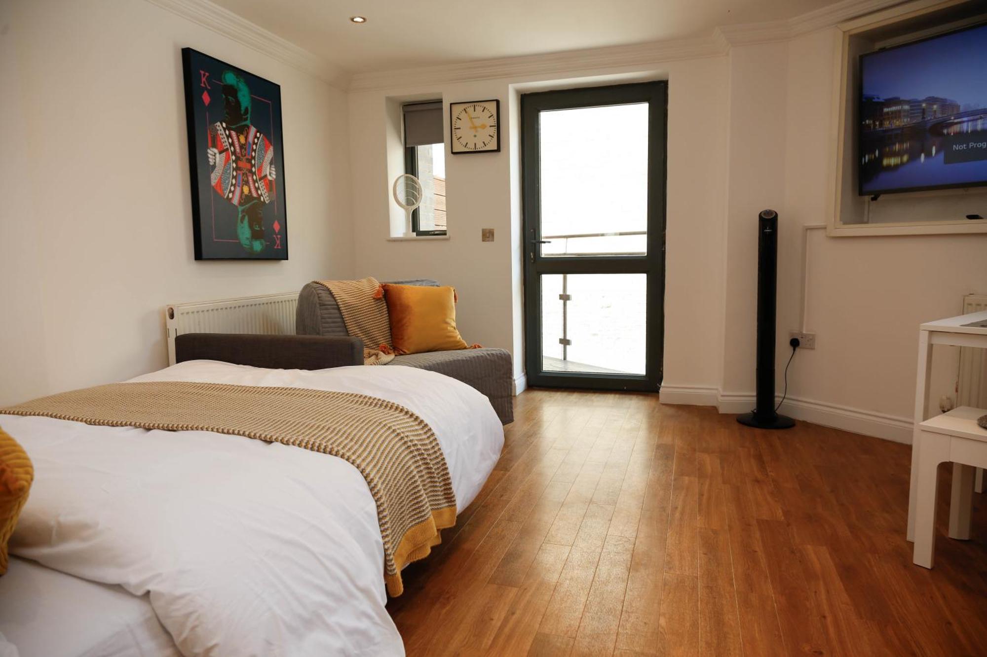 New Luxury Apartments In Central Location Next To Shops, Cafes, Bars & Metro London Luaran gambar