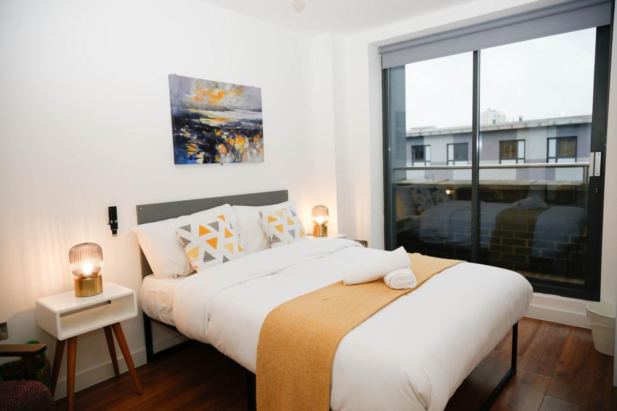 New Luxury Apartments In Central Location Next To Shops, Cafes, Bars & Metro London Luaran gambar