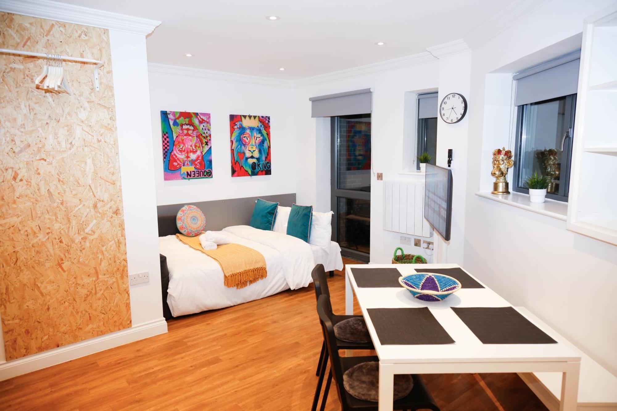 New Luxury Apartments In Central Location Next To Shops, Cafes, Bars & Metro London Luaran gambar