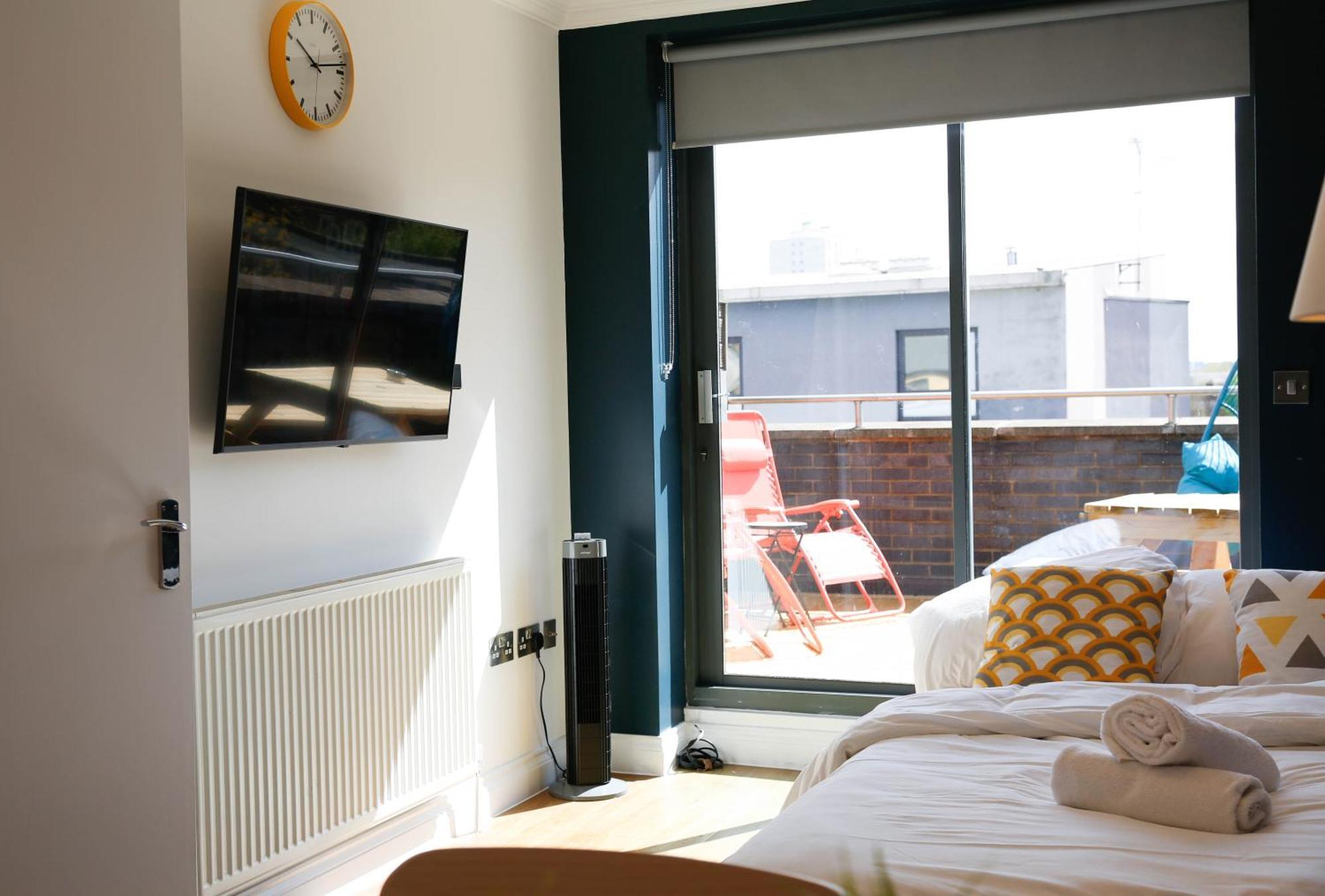 New Luxury Apartments In Central Location Next To Shops, Cafes, Bars & Metro London Luaran gambar