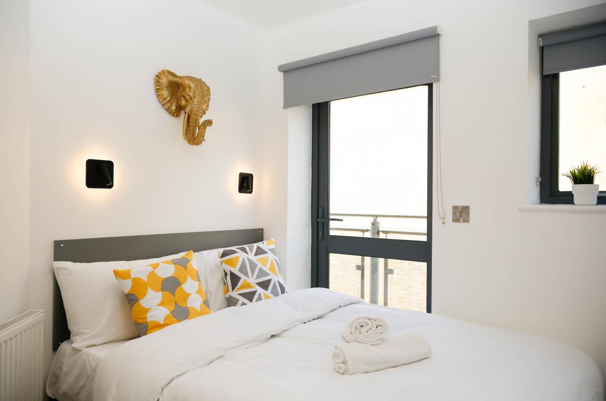 New Luxury Apartments In Central Location Next To Shops, Cafes, Bars & Metro London Luaran gambar