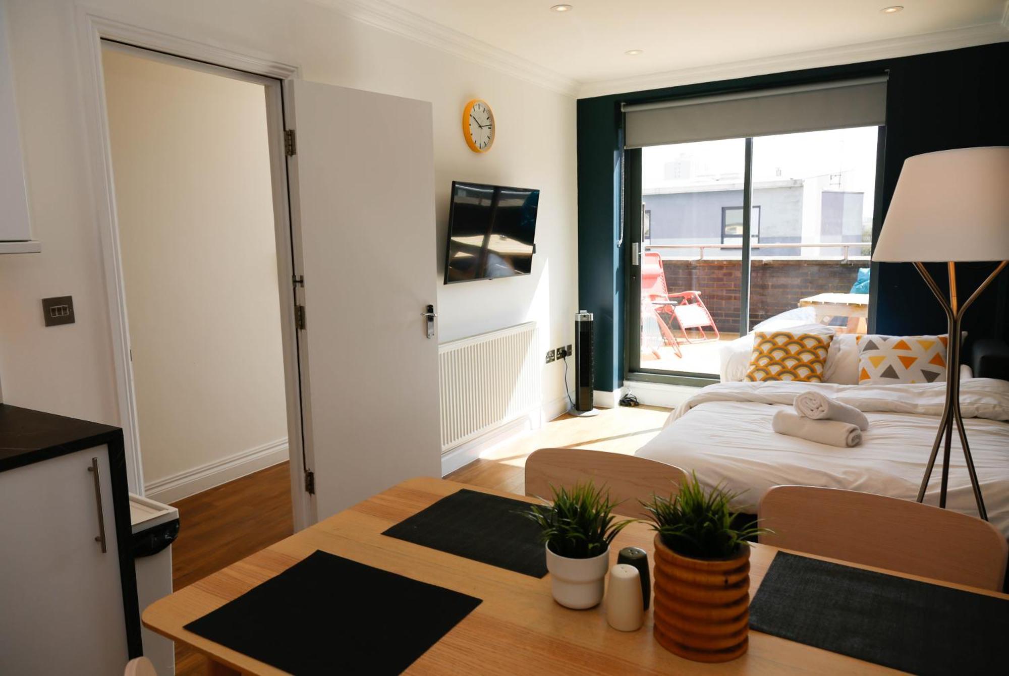 New Luxury Apartments In Central Location Next To Shops, Cafes, Bars & Metro London Luaran gambar