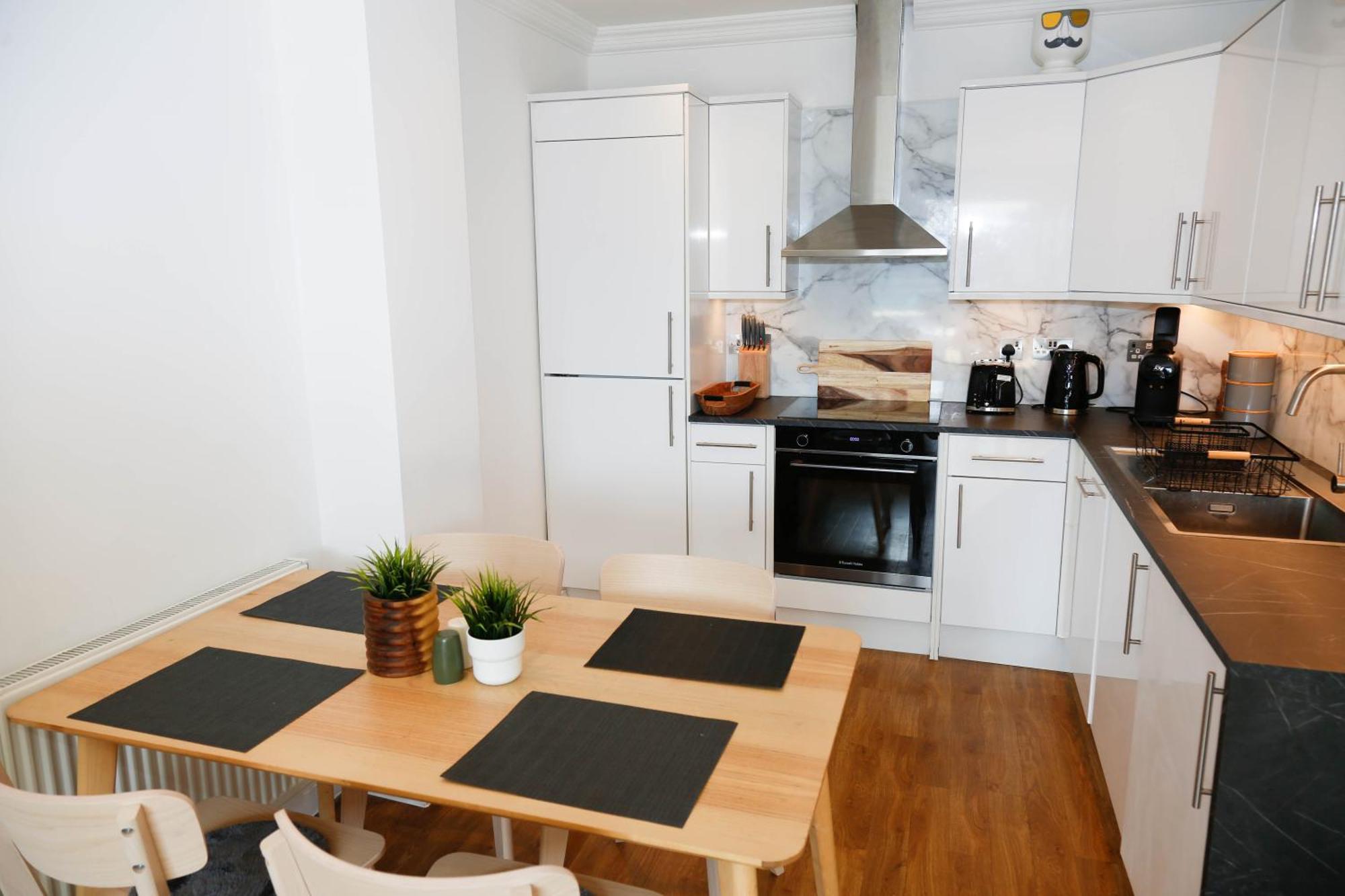 New Luxury Apartments In Central Location Next To Shops, Cafes, Bars & Metro London Luaran gambar
